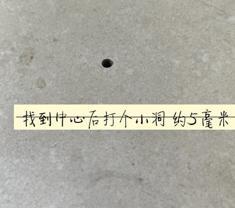 四平瓷砖空鼓维修公司专业解答在瓷砖铺贴过程中，如果砂料搅拌不均匀，将会带来以下问题